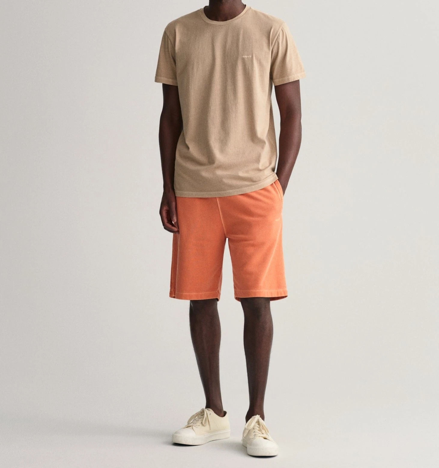 Gant SUNFADED SS T-SHIRT (270 CONCRETE BEIGE) 4 Gant SUNFADED SS T-SHIRT (270 CONCRETE BEIGE) - Bild 2