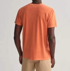 Gant SUNFADED SS T-SHIRT (834 APRICOT ORANGE) 9 Gant SUNFADED SS T-SHIRT (834 APRICOT ORANGE) -dress shop 202301 2057027 834 model bv 1