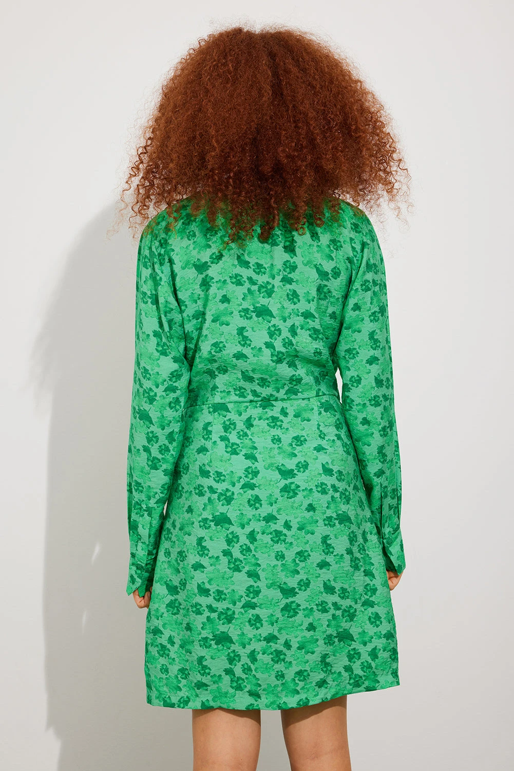 ENVICTORIA LS SHORT DRESS AOP 6891 (CLR000609 WATER LILY AOP) Envii ENVICTORIA LS SHORT DRESS AOP 6891 (CLR000609 WATER LILY AOP) -dress shop 211222Envii2382