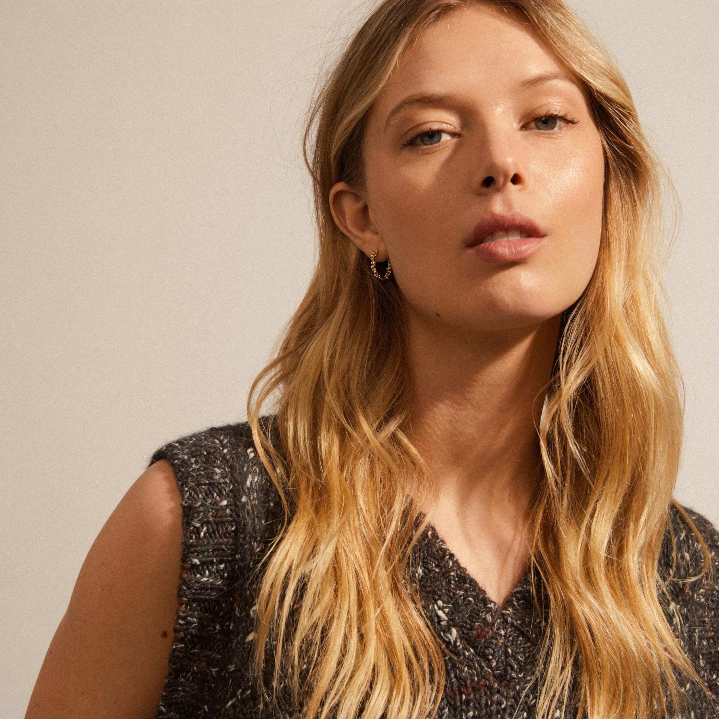 Pilgrim SOLIDARITY Recycled Medium Bubbles Hoop Earrings Gold-Plated (Gold Plated) 5 Pilgrim SOLIDARITY Recycled Medium Bubbles Hoop Earrings Gold-Plated (Gold Plated) - Bild 3