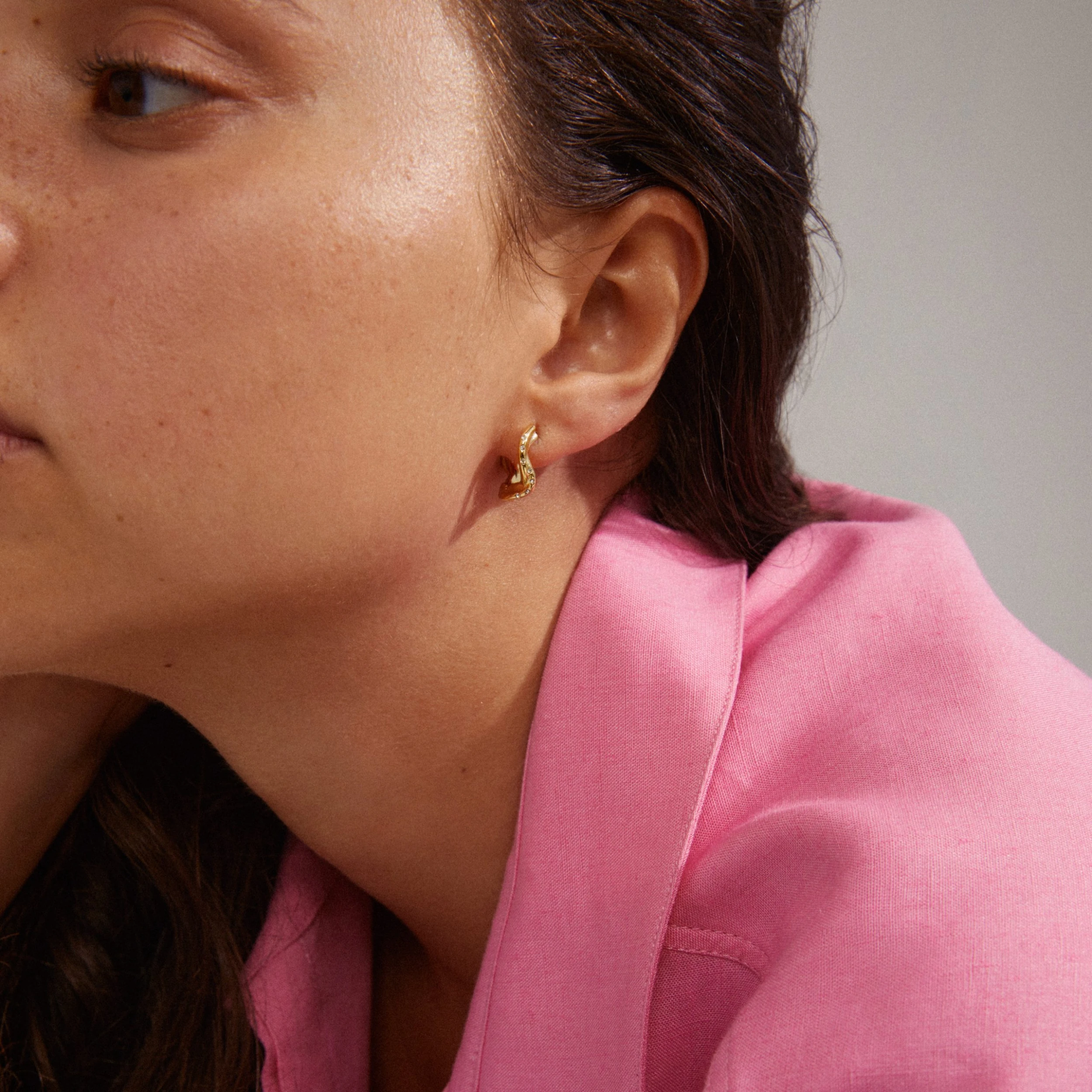 Pilgrim EVRA Recycled Organic Shaped Crystal Hoops Gold-Plated (Gold Plated) 4 Pilgrim EVRA Recycled Organic Shaped Crystal Hoops Gold-Plated (Gold Plated) - Bild 2