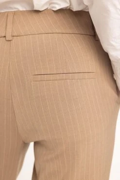 Five Units Clara 510 Light Brown Pin (30969 Light Brown Pin) 11 Five Units Clara 510 Light Brown Pin (30969 Light Brown Pin) -dress shop Clara 510 Light Brown Pin 22931 DETAIL 1