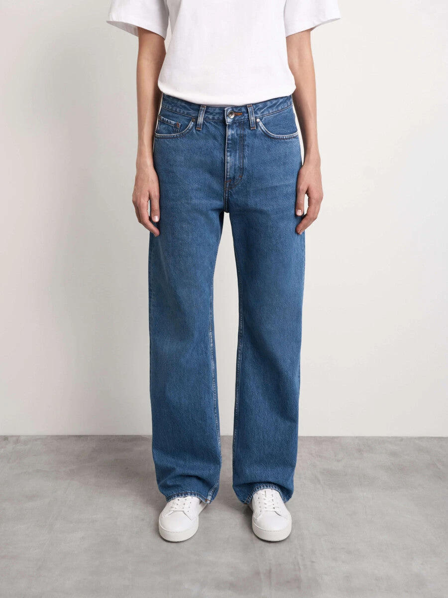 LORE Pop (25D Royal Blue) Tiger Of Sweden LORE Pop (25D Royal Blue) -dress shop LORE. S70882001Campaign1 139822