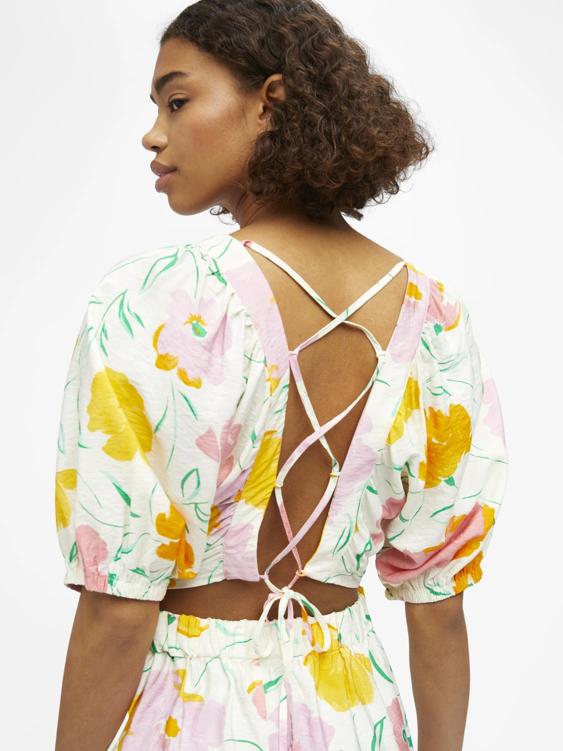 Object OBJHASINI S/S LONG DRESS 126 (Cloud Dancer AOP:Flowers) 5 Object OBJHASINI S/S LONG DRESS 126 (Cloud Dancer AOP:Flowers) - Bild 3