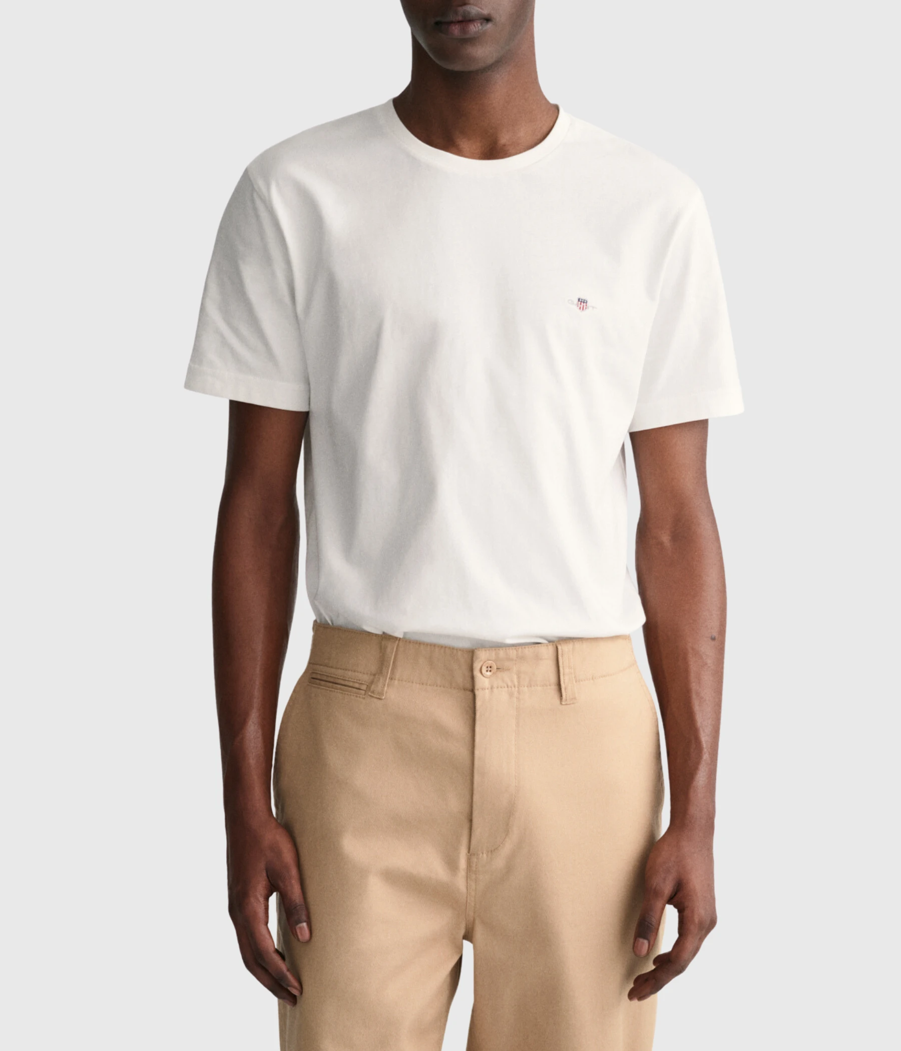 Gant REG SHIELD SS T-SHIRT (110WHITE) 3 Gant REG SHIELD SS T-SHIRT (110WHITE)