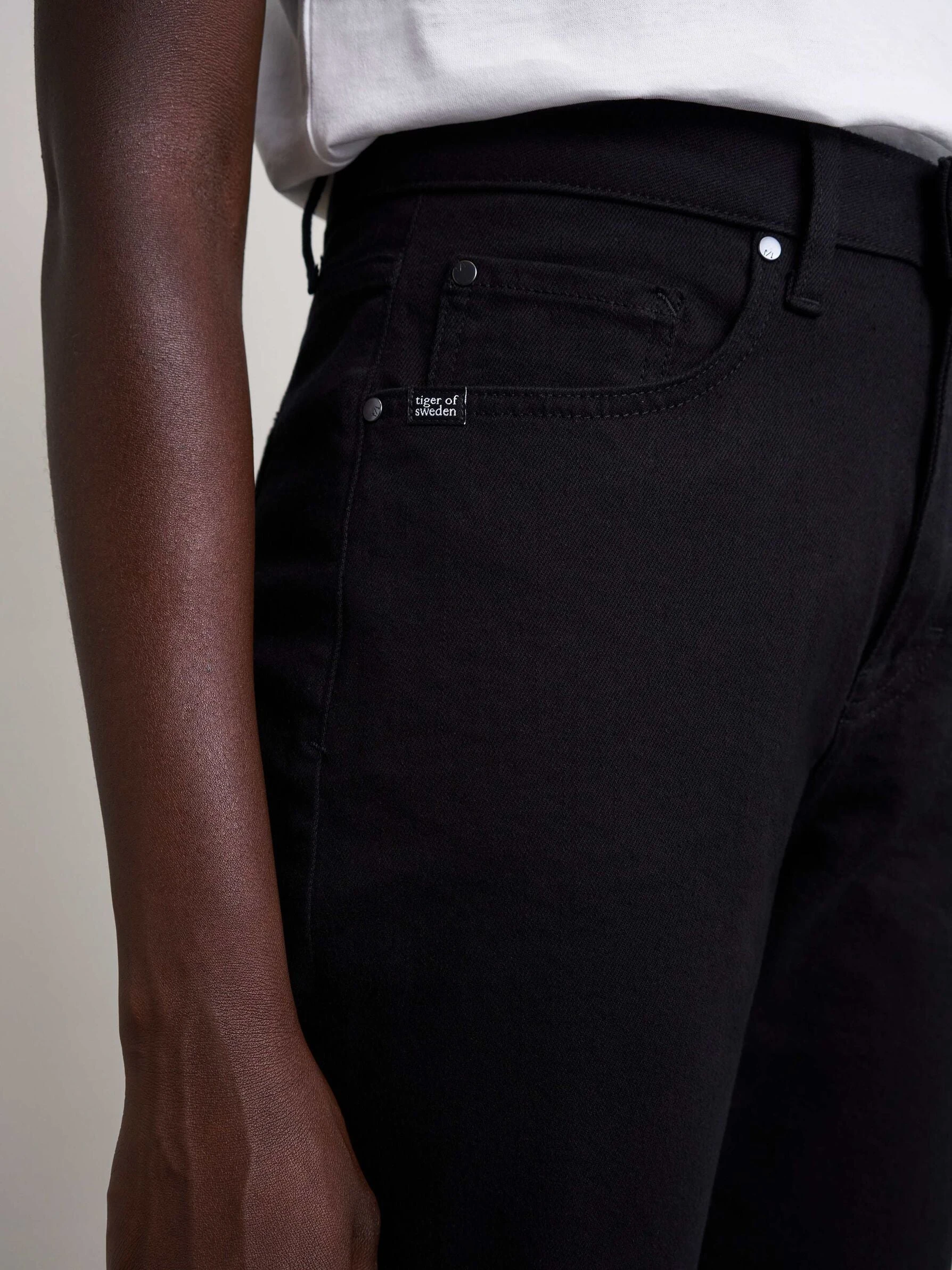 ALY Perma (050 BLACK) Tiger Of Sweden ALY Perma (050 BLACK) -dress shop S70532002 050 detail1