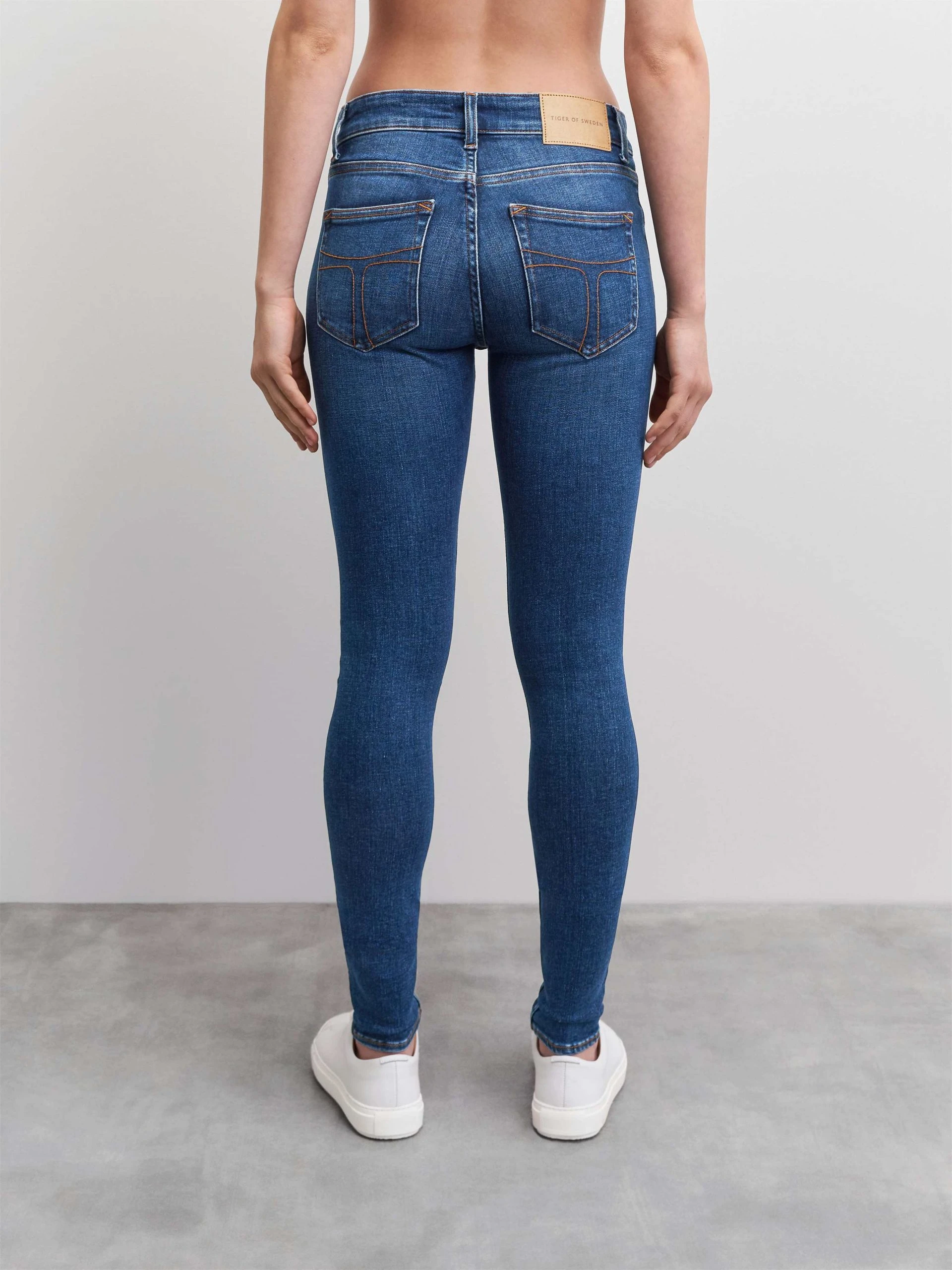 Tiger Of Sweden SLIGHT Blue Form (21F Medium Blue) 5 Tiger Of Sweden SLIGHT Blue Form (21F Medium Blue) - Bild 3