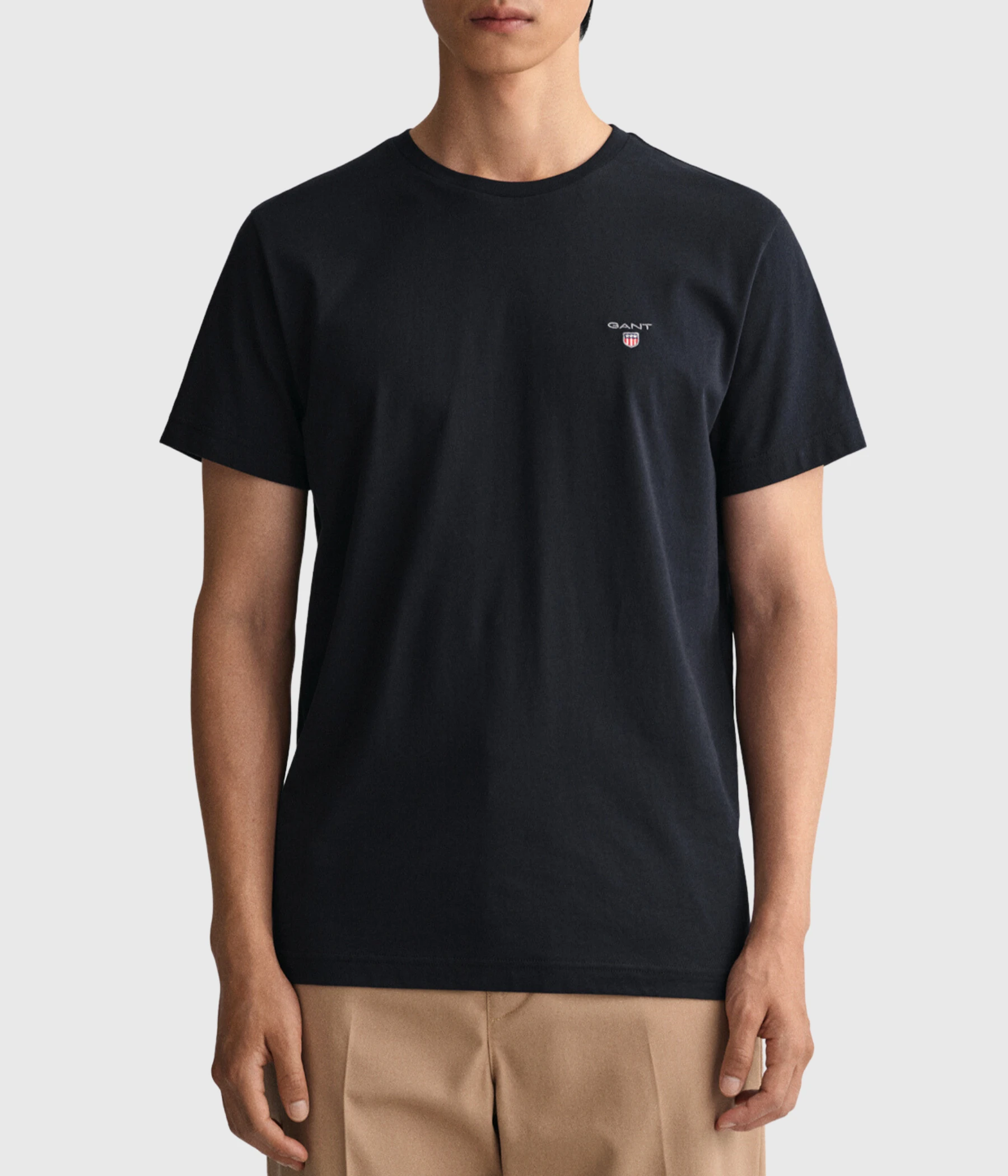 Gant THE ORIGINAL SS T-SHIRT (5 BLACK) 3 Gant THE ORIGINAL SS T-SHIRT (5 BLACK)